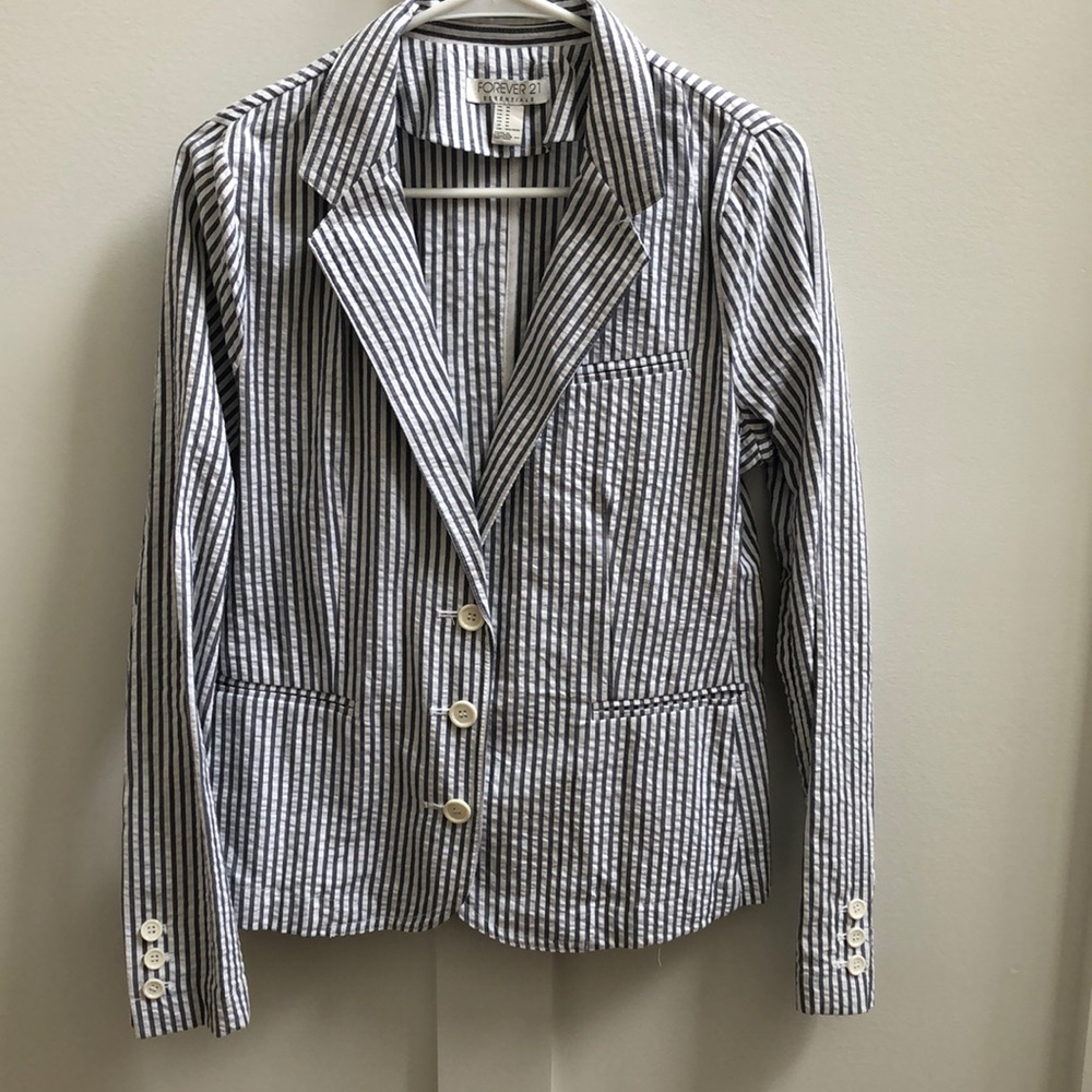 Forever 21 Seersucker Gray and White Striped Blazer Size Medium